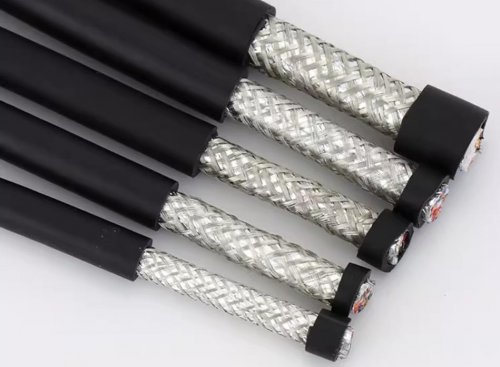 常用通訊電纜有哪些特點(diǎn)？有哪些區(qū)別？